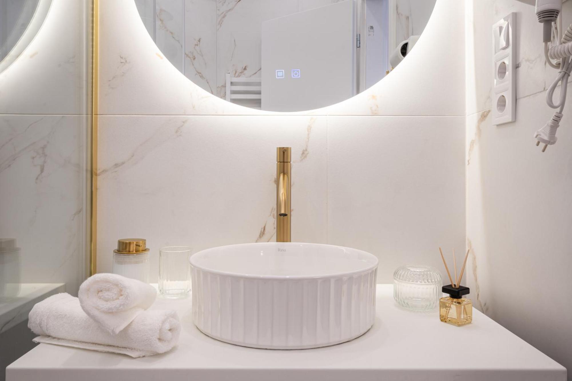 A20 - Boutique Apartment Best Location, By Bqa Budapeşte Dış mekan fotoğraf